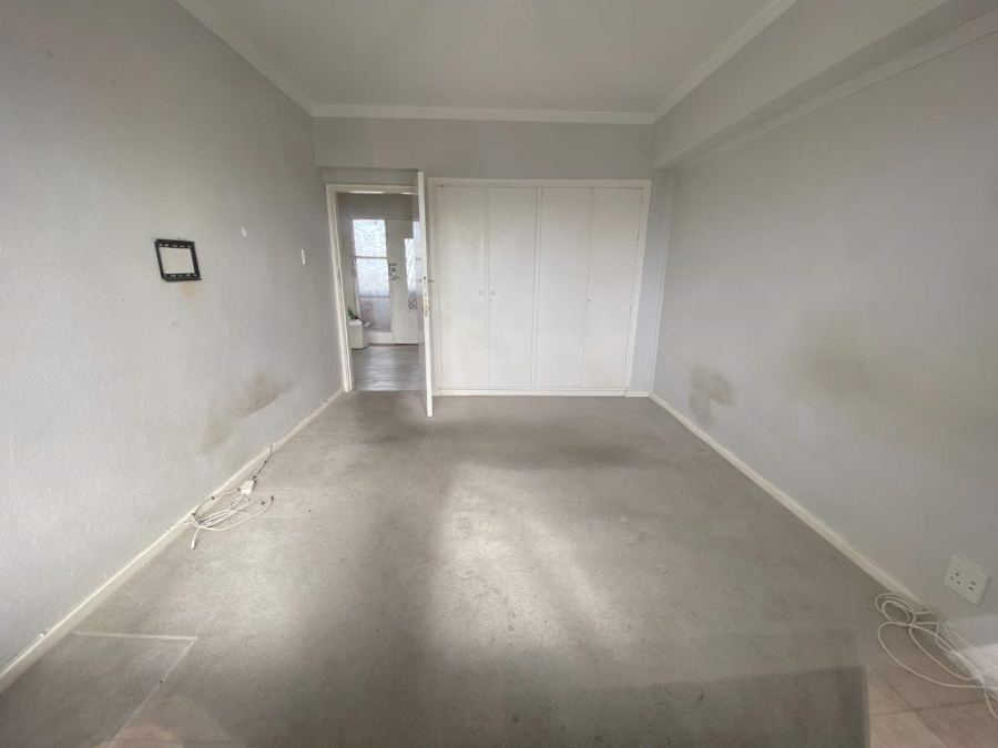 1 Bedroom Property for Sale in Sea Point Western Cape